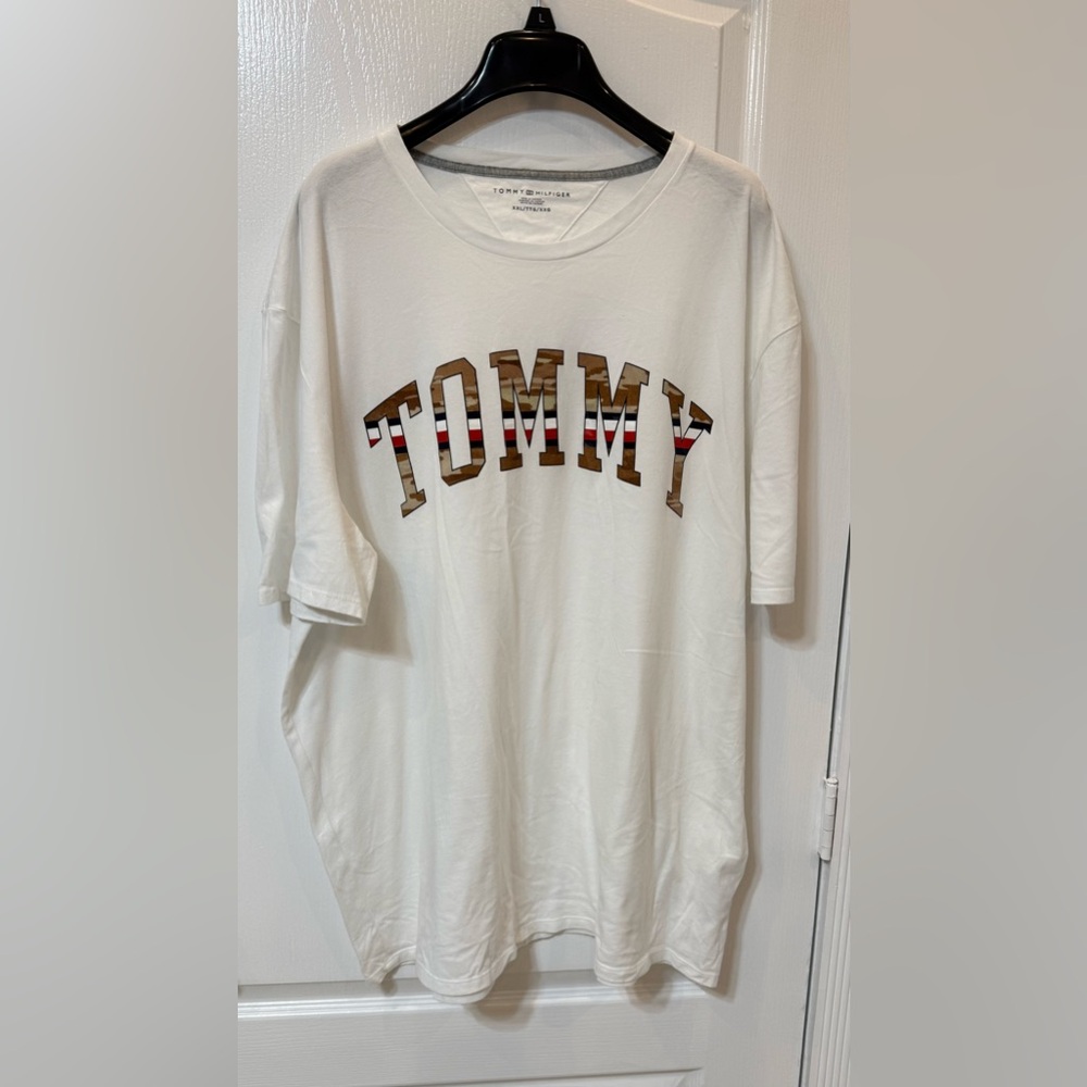 Tommy Hilfiger White Crewneck Tee short sleeve , multicolor logo XXL. New